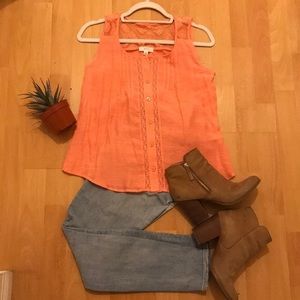 Lightweight woven sleeveless shirt